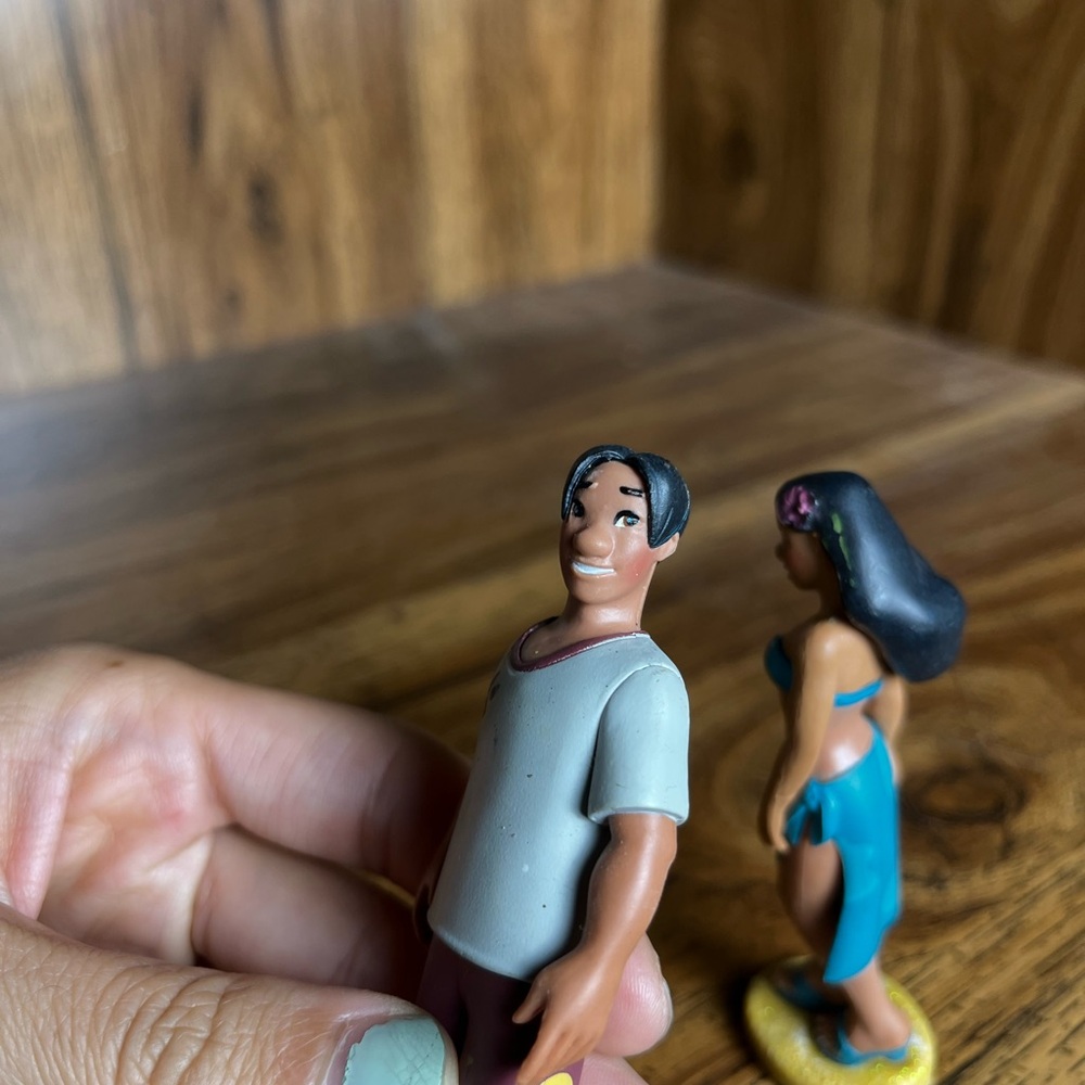 Lilo & Stitch Nani and Boyfriend Toy Mini Figurines - Picture 10 of 13